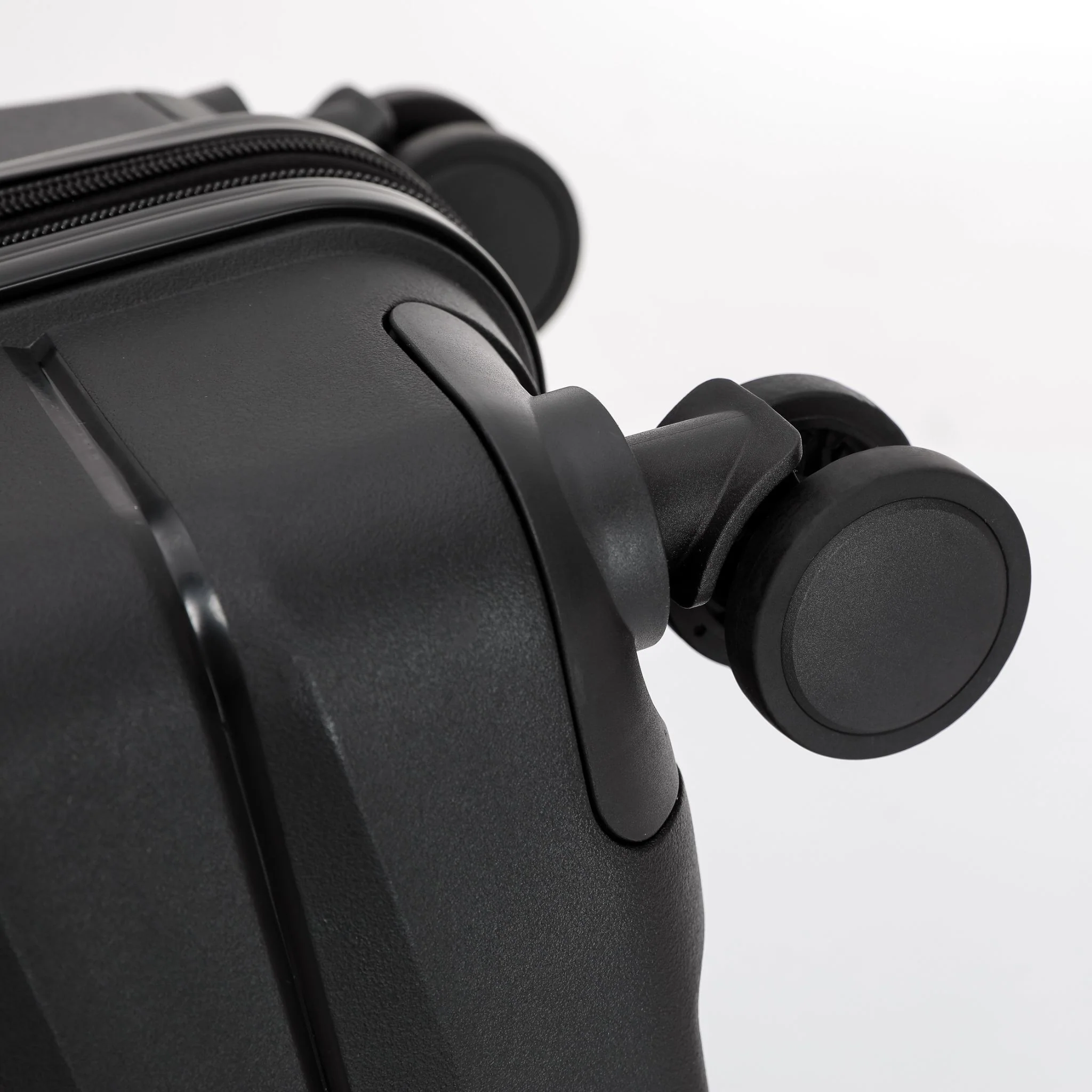 The New Zealand Luggage Pilot Collection Polypropylene 76cm Trolley case NZ005A Black - Image 5