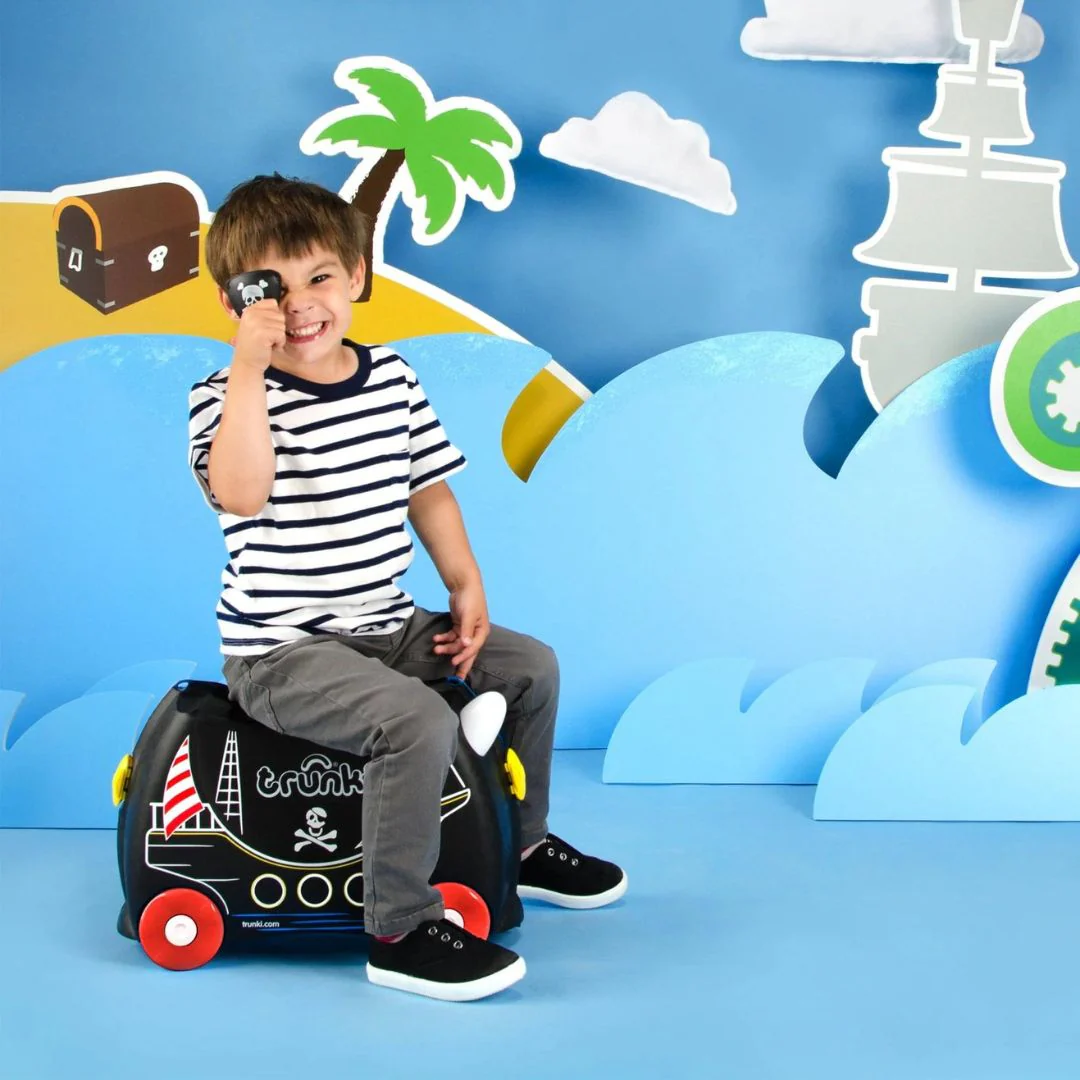 TRUNKI Kids ride-on hard side carry on suitcase T0312-GB01 Pedro Pirate Ship - Image 5